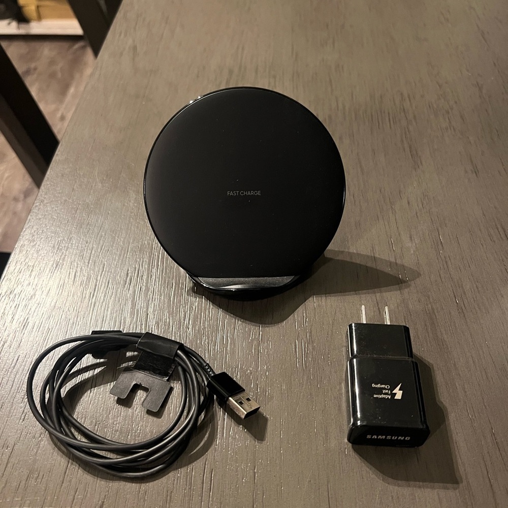 Samsung Wireless Charging Stand - Picture 5 of 5